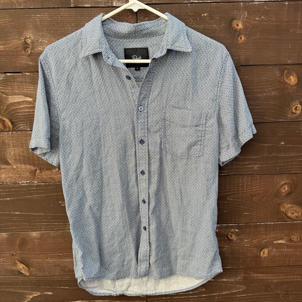 Rails Short Sleeve Men’s Button Down Shirt Size Small